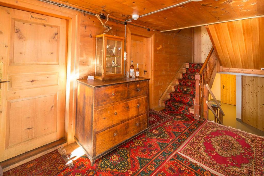 Gasthaus Alpenrose Juf Hotel Екстериор снимка