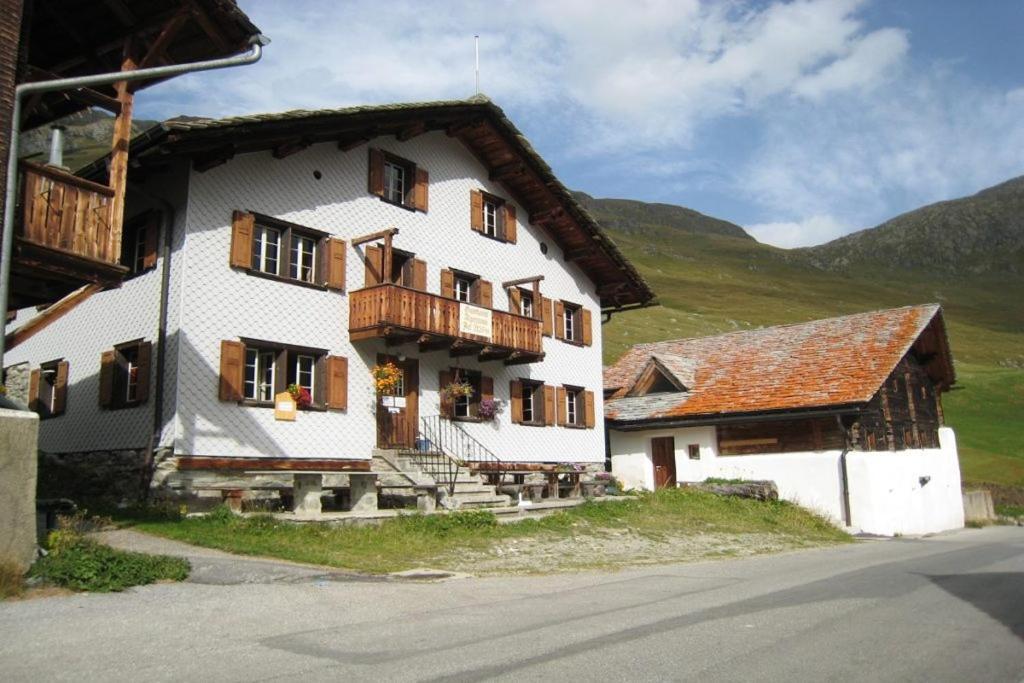 Gasthaus Alpenrose Juf Hotel Екстериор снимка
