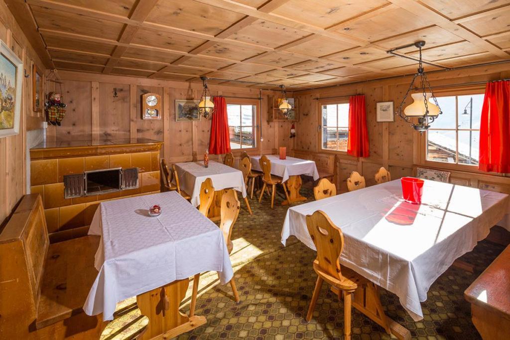 Gasthaus Alpenrose Juf Hotel Екстериор снимка