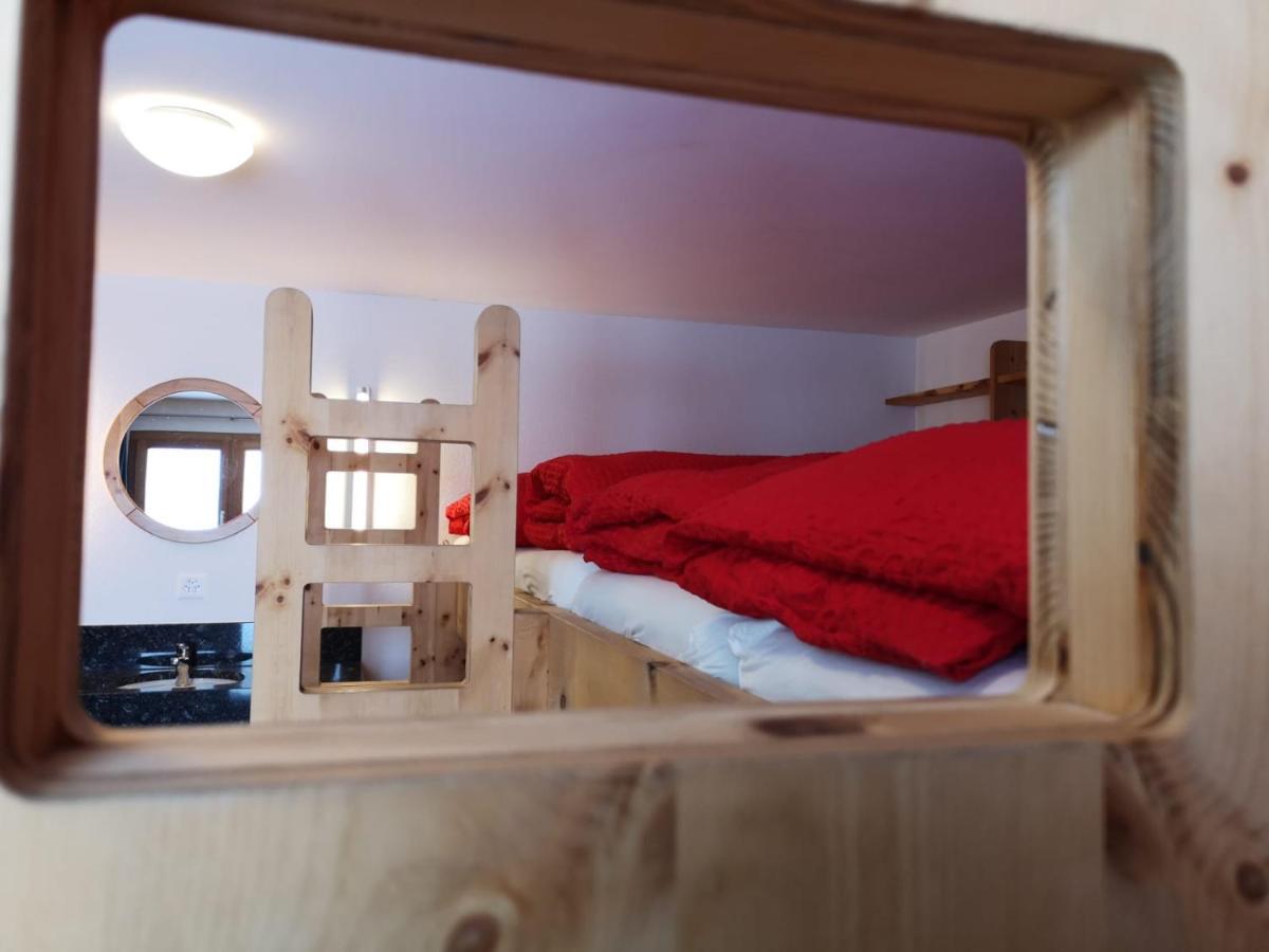 Gasthaus Alpenrose Juf Hotel Екстериор снимка