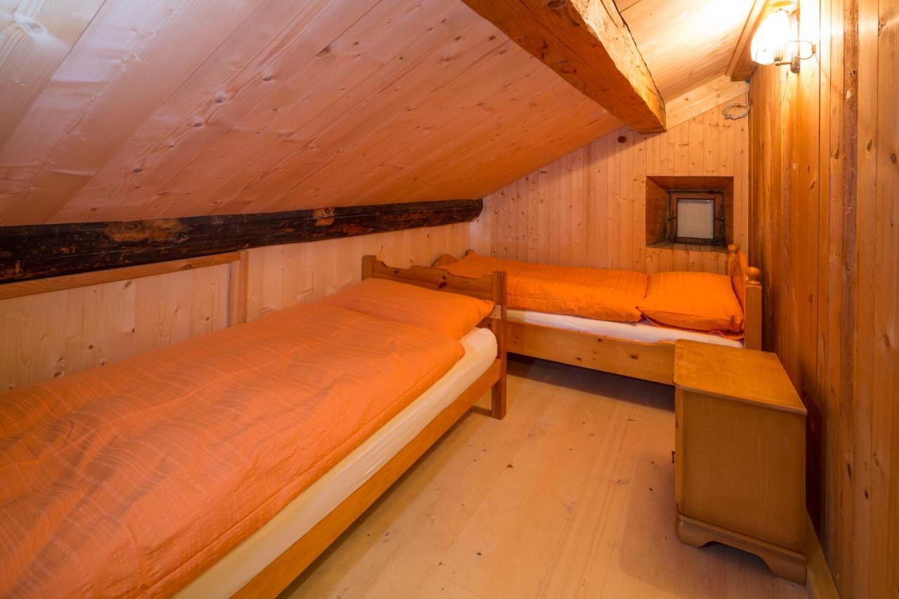 Gasthaus Alpenrose Juf Hotel Екстериор снимка